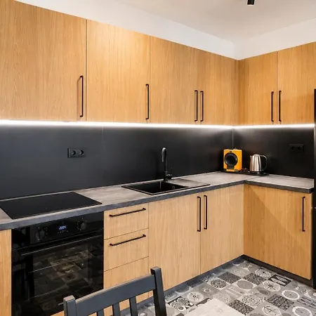 Park 1br W/free Parking & Heated Pool * Varna