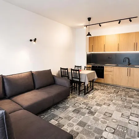 Park 1br W/free Parking & Heated Pool Apartamento Varna