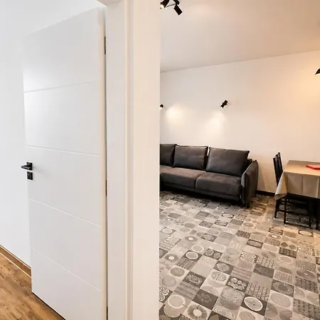 Park 1br W/free Parking & Heated Pool Apartamento
