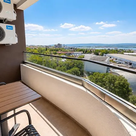 Apartamento Park 1br W/free Parking & Heated Pool